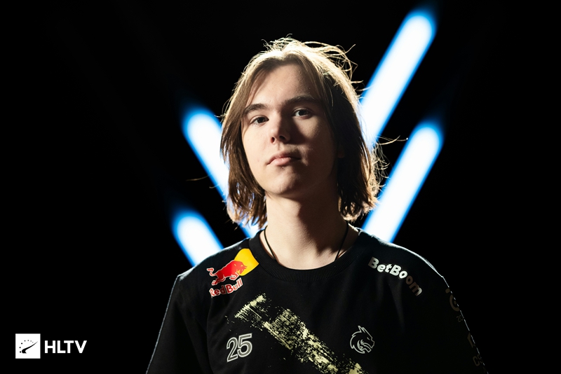 逆风压低仰 逆风压低仰